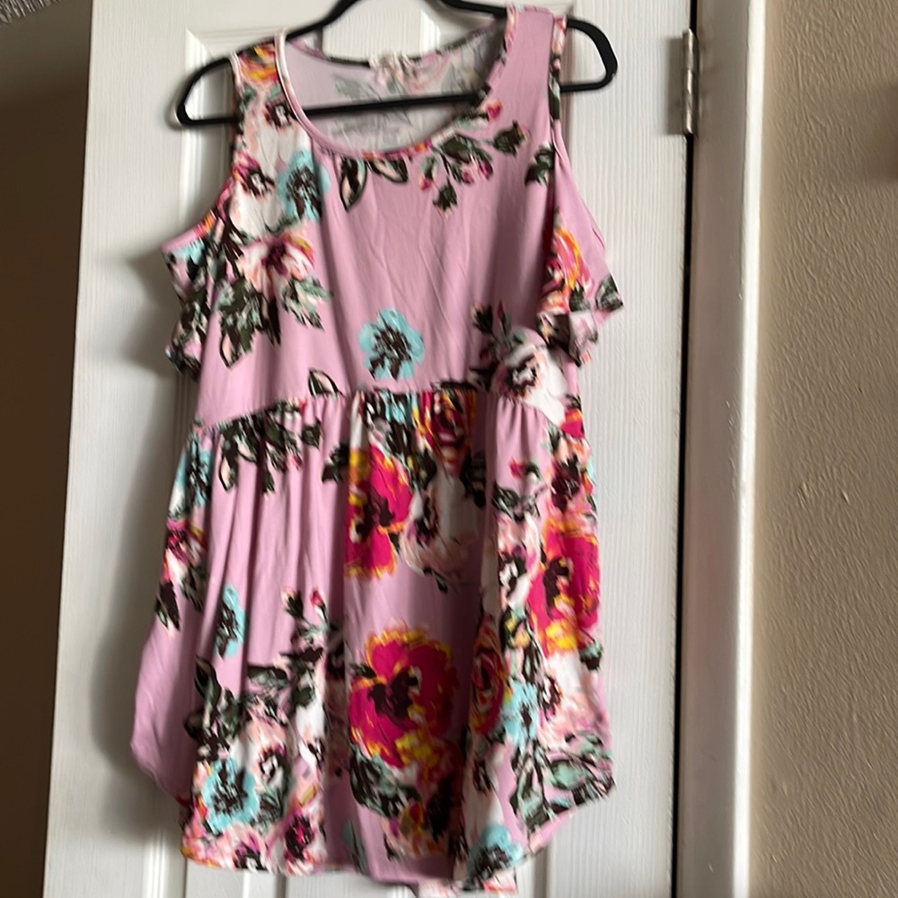 Sweet Lovelies by Jen Floral XL Cold Shoulder Top